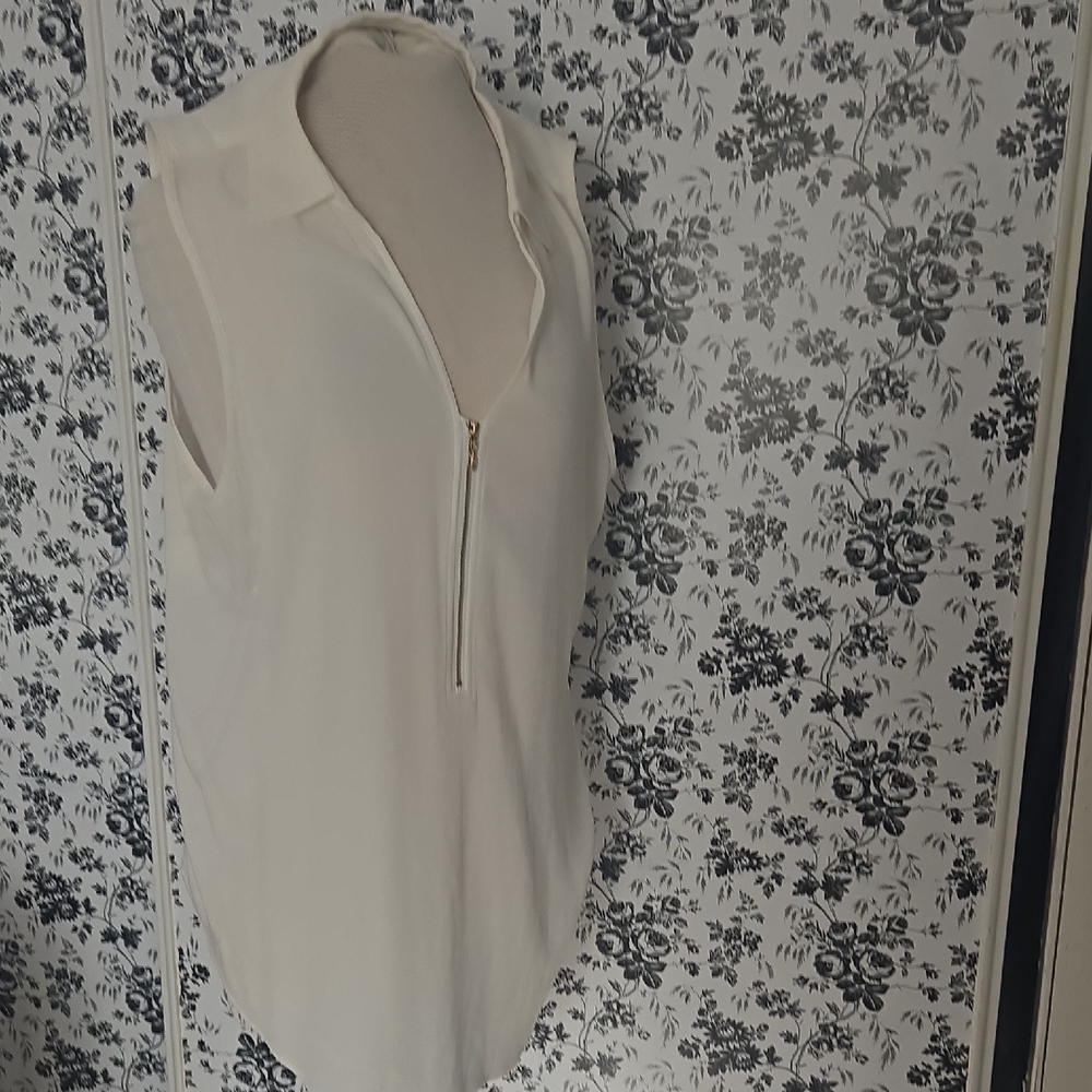 torrid Cream Sleeveless Zip-Front Blouse